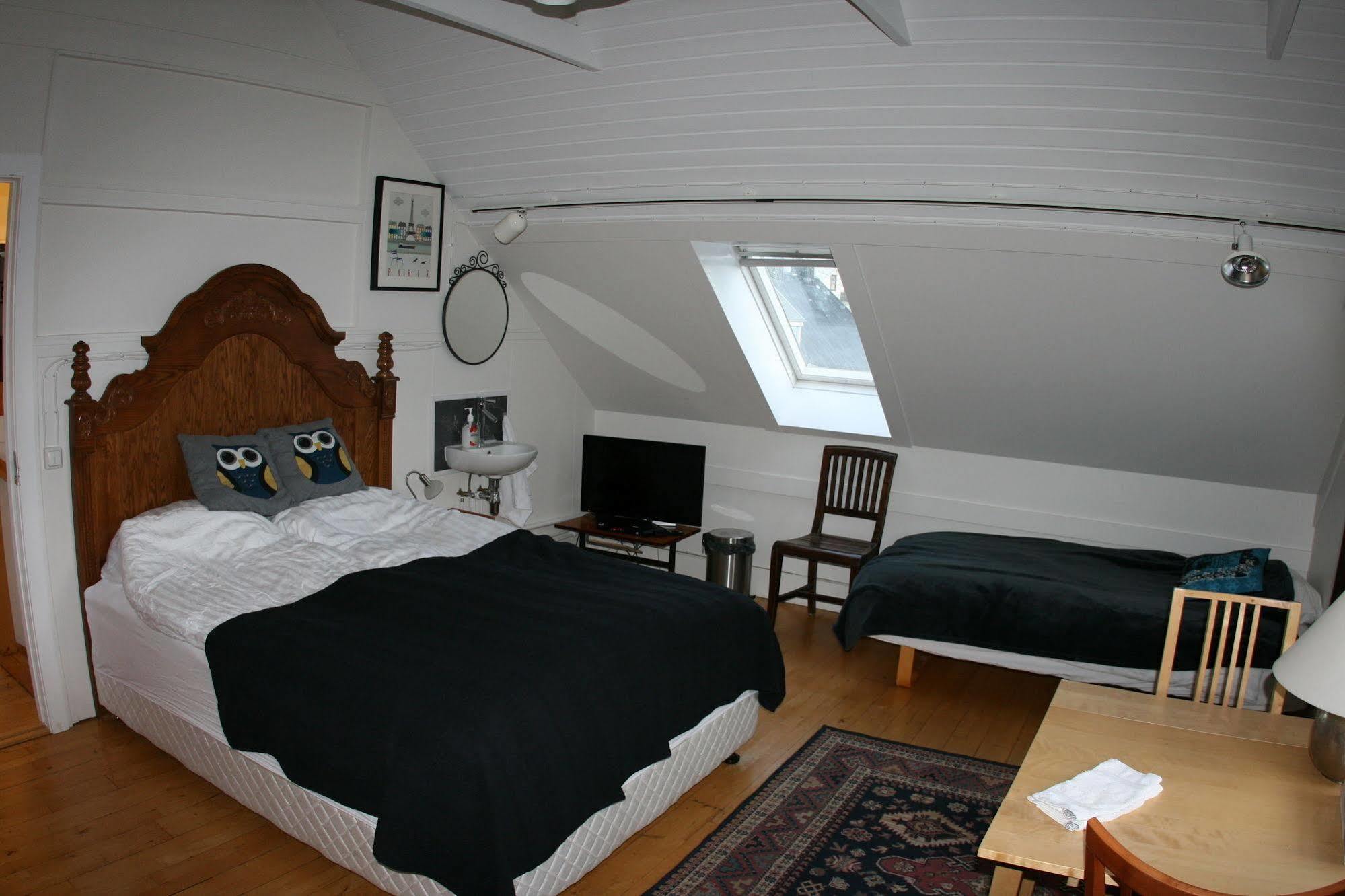 Harbourfront Guesthouse Hafnarfjordur Exterior photo